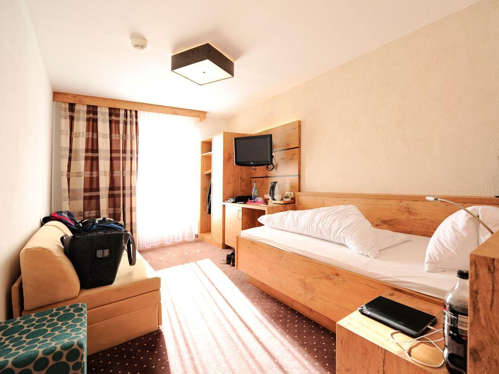 Hotel Roeck Garni Fiss Exterior photo