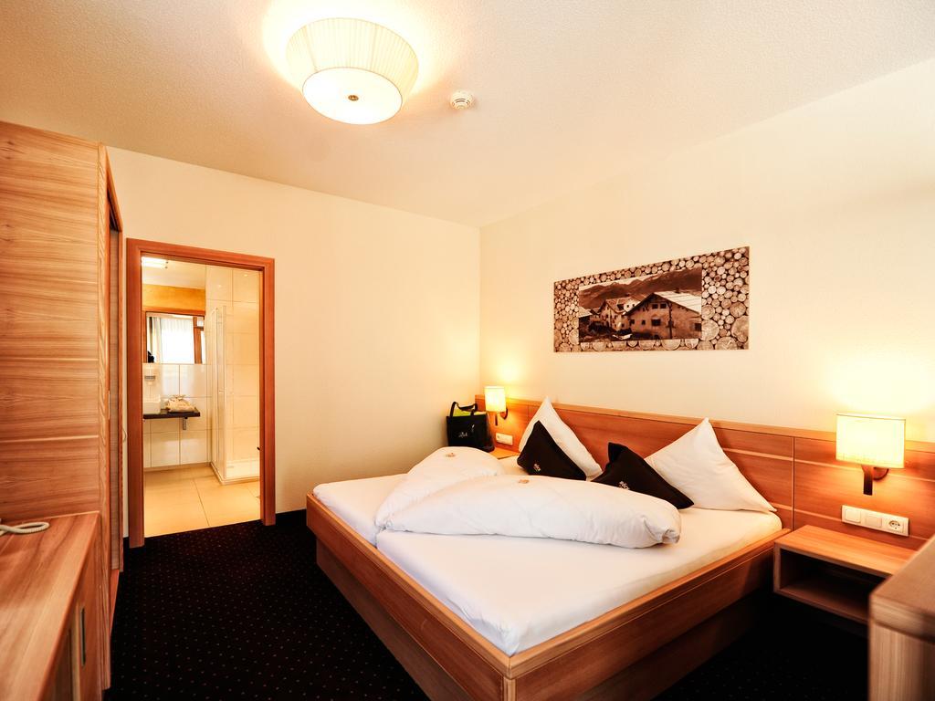 Hotel Roeck Garni Fiss Exterior photo