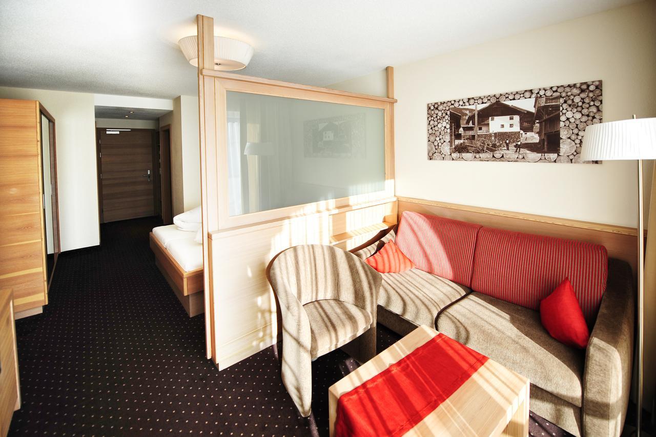 Hotel Roeck Garni Fiss Exterior photo